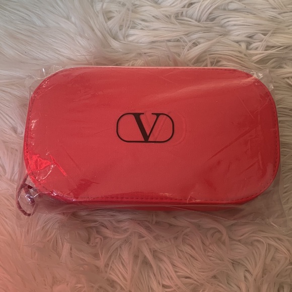 Valentino Makeup/Brush Case - Picture 4 of 6